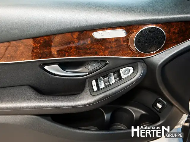 Mercedes-Benz GLC view 9