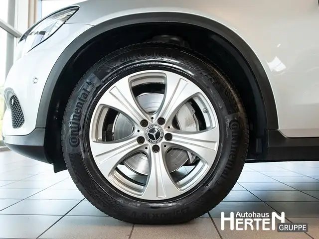 Mercedes-Benz GLC view 5