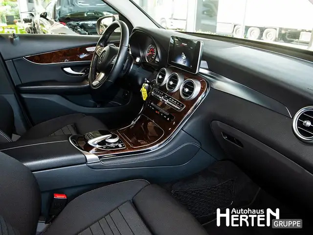 Mercedes-Benz GLC view 6