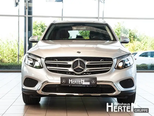 Mercedes-Benz GLC view 2
