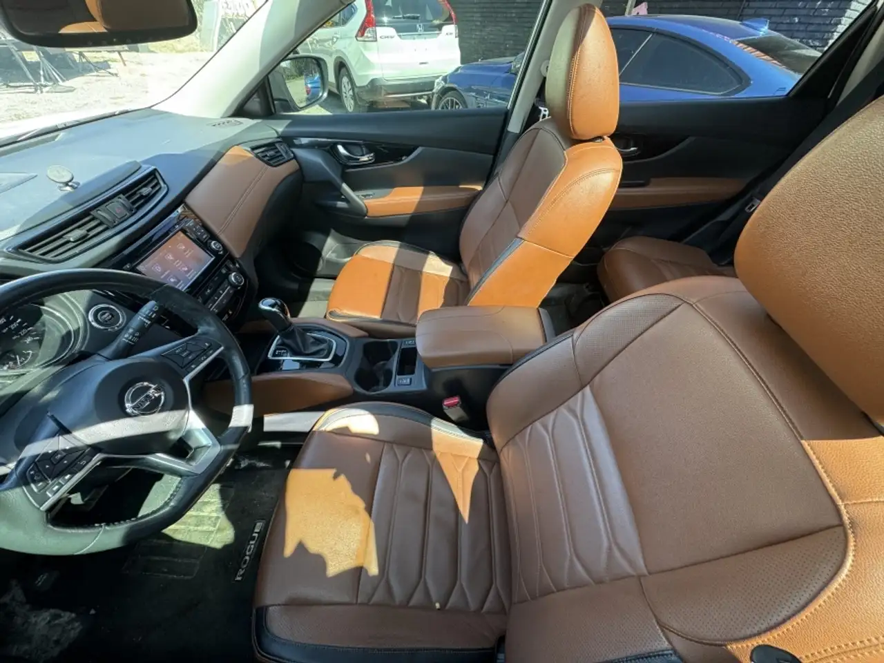 Nissan Rogue снимка Nissan Rogue