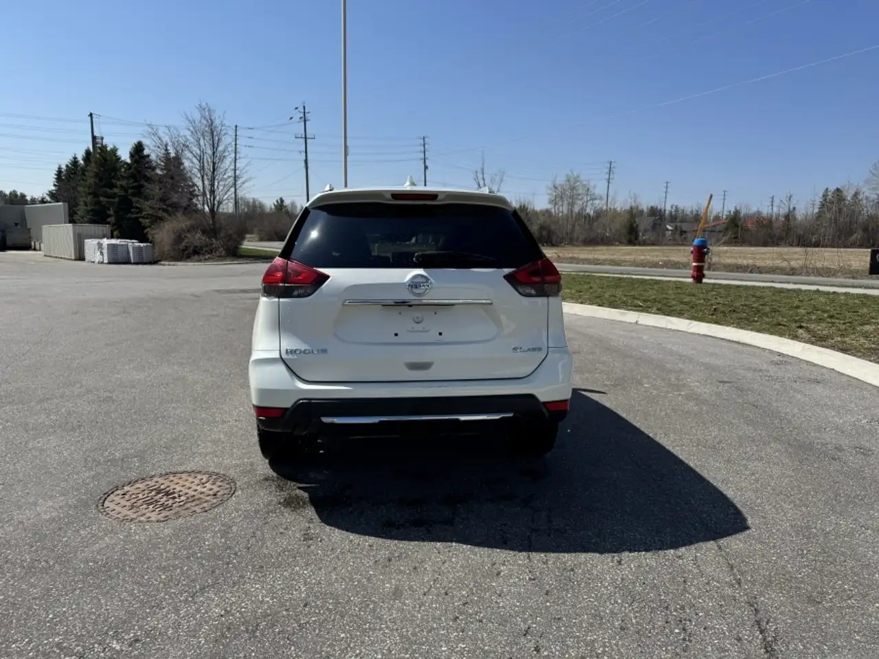Nissan Rogue снимка Nissan Rogue