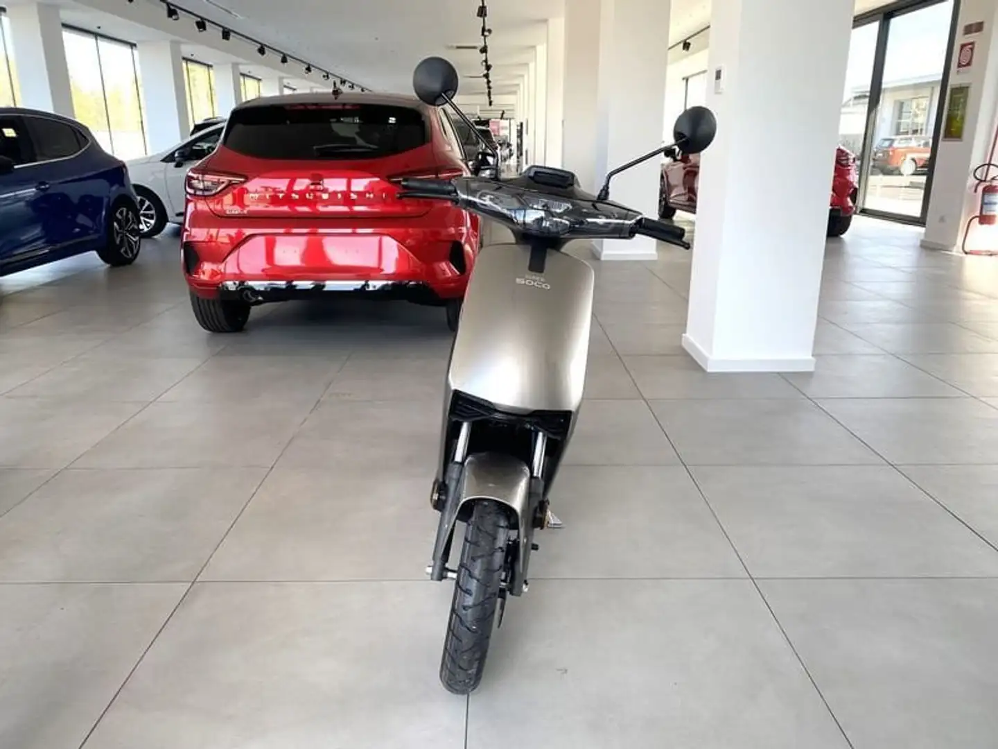 Super Soco CUX L1 1.6 KW Equivalente 50 cc - 2