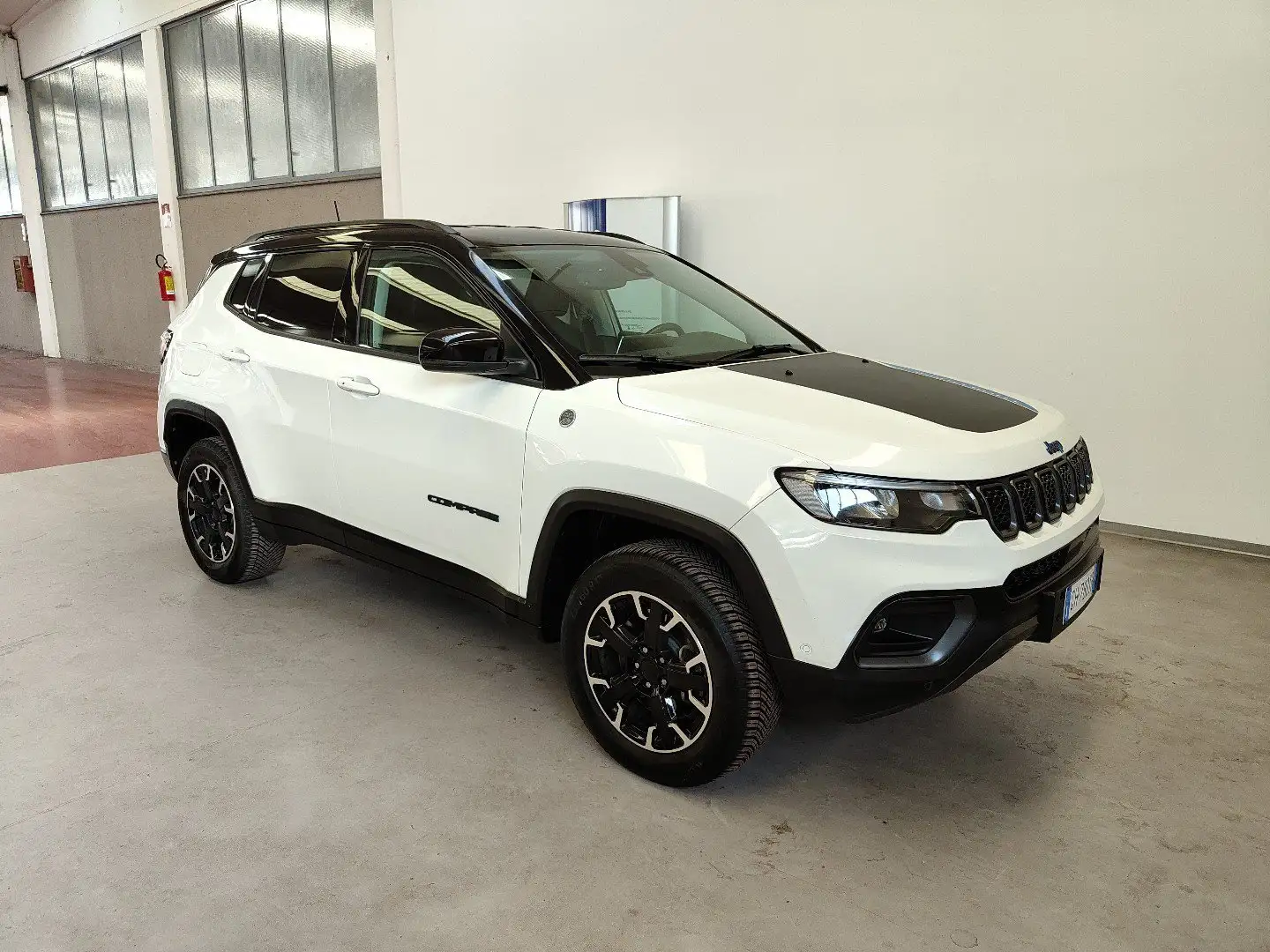 Jeep Compass 1.3 T4 240CV PHEV AT6 4xe Trailhawk Navi Fari LED Bianco - 2