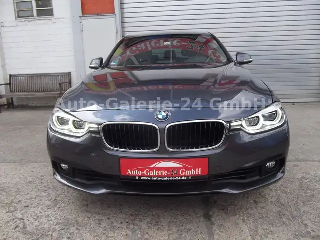 BMW 3 Series view 3
