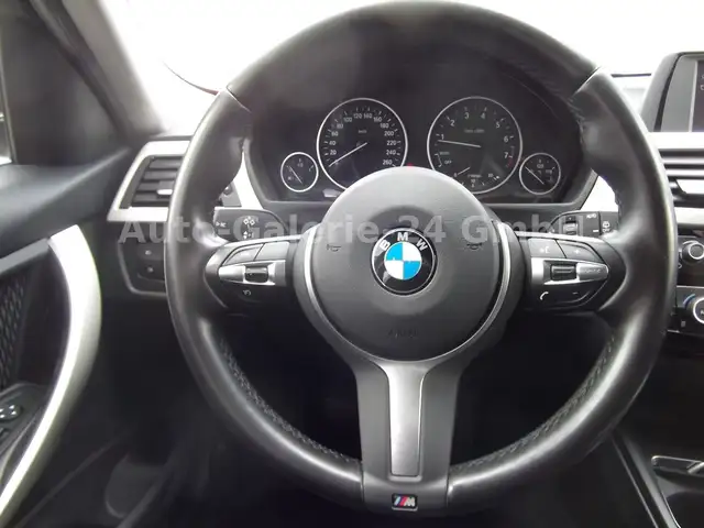BMW 3 Series view 8