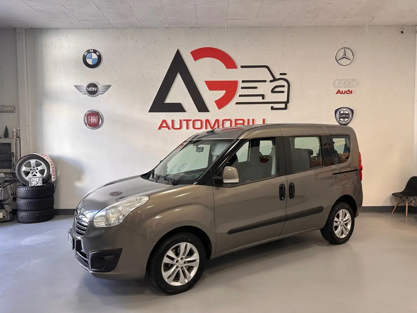 Opel Combo Grigio - 1