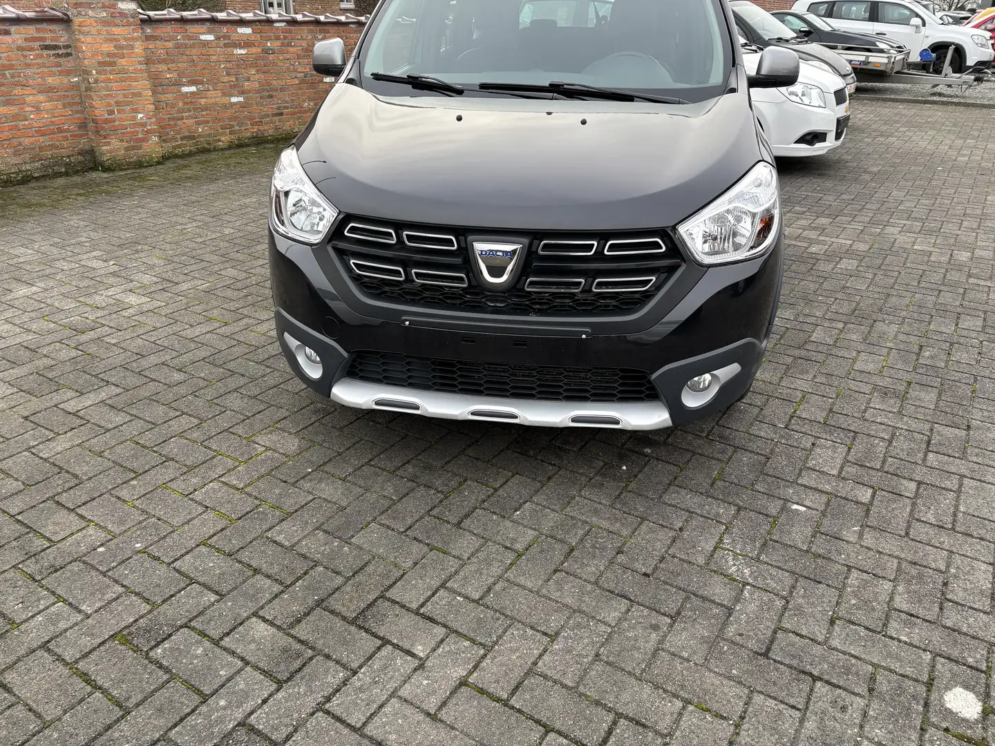 Dacia Lodgy SCe 100 Stepway - 2