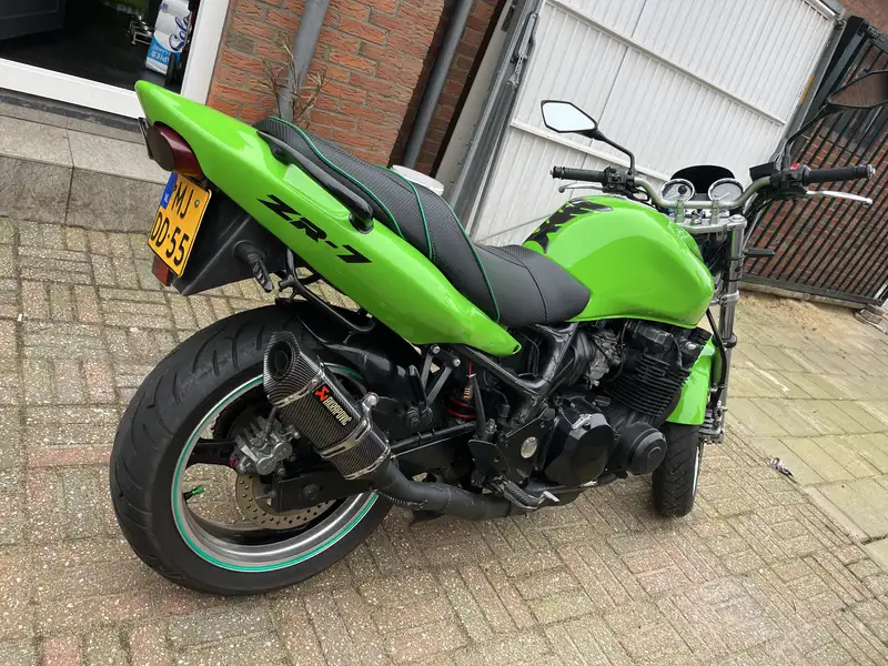 Kawasaki ZR - 7 - foto 3