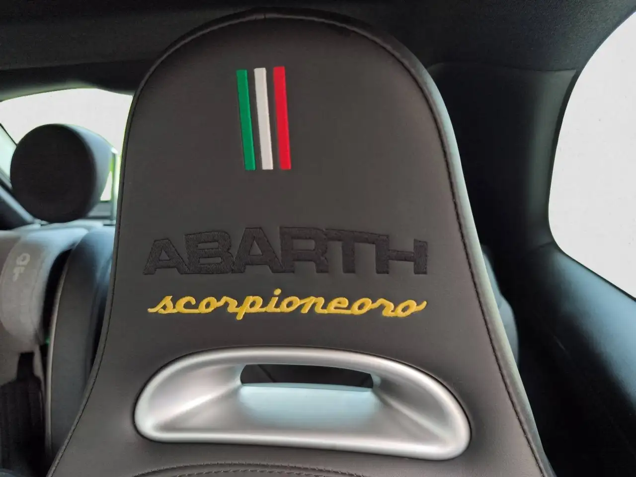 Abarth 595 2021 — фото 11