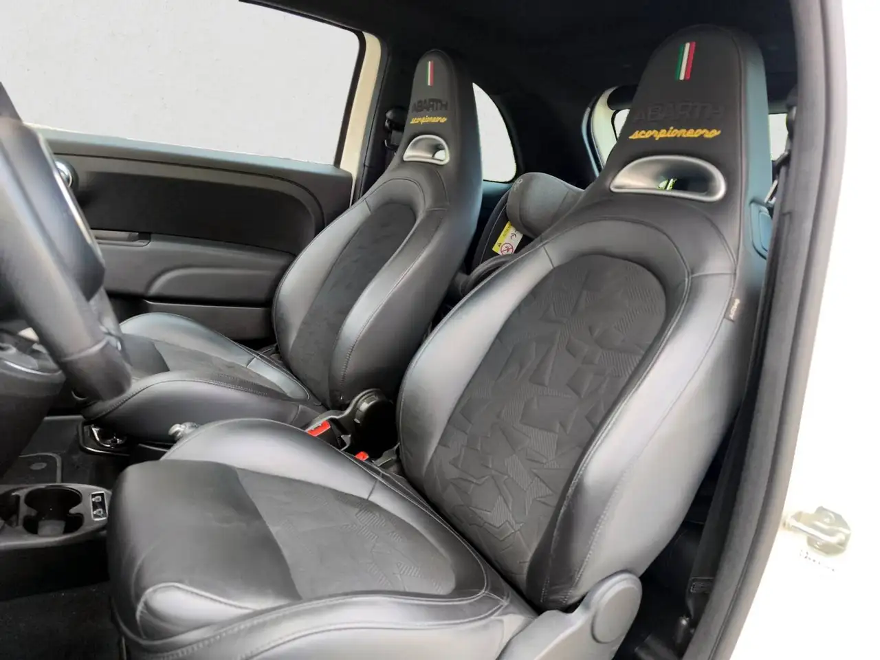 Abarth 595 2021 — фото 10