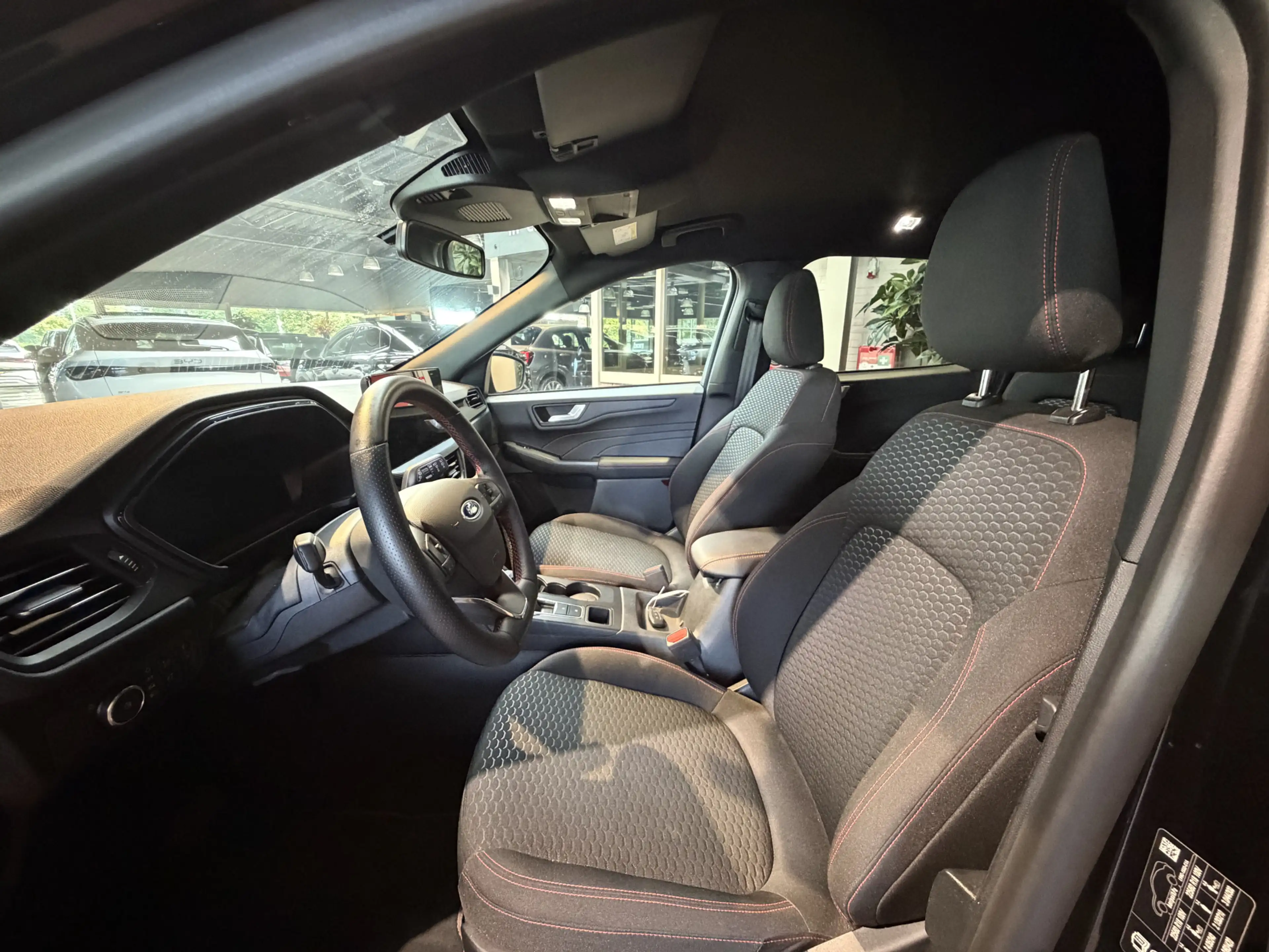 Ford Kuga 2.5 PHEV ST-Line X STOEL EN STUUR VERWARMING — photo 10