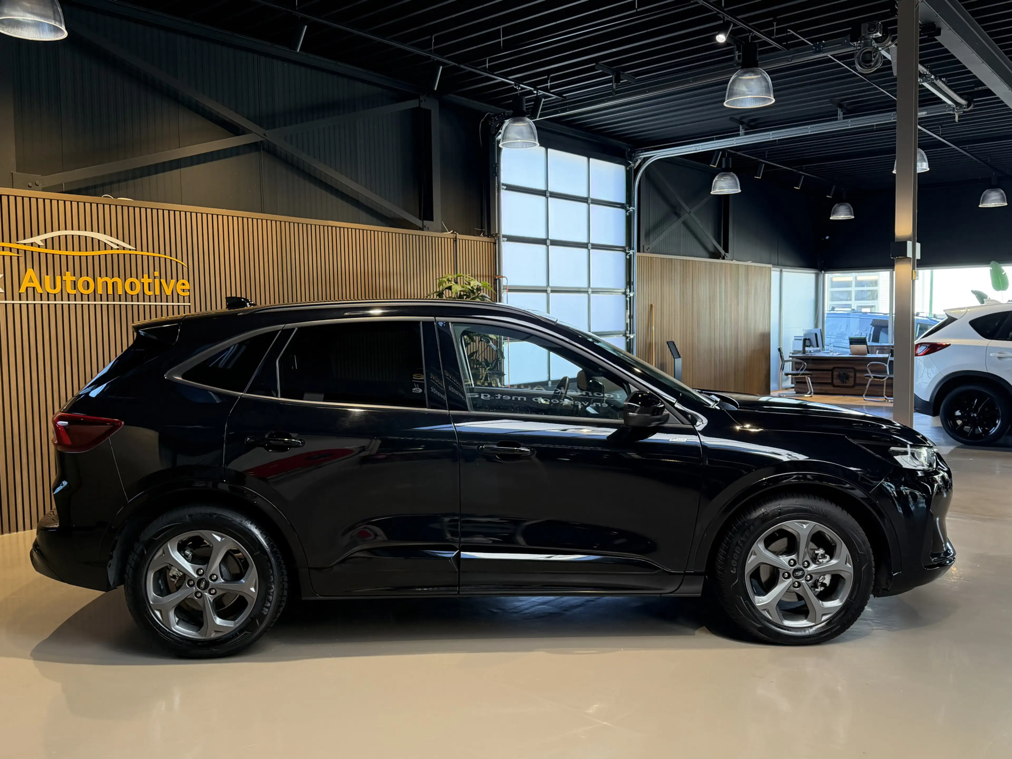 Ford Kuga 2.5 PHEV ST-Line X STOEL EN STUUR VERWARMING — photo 2