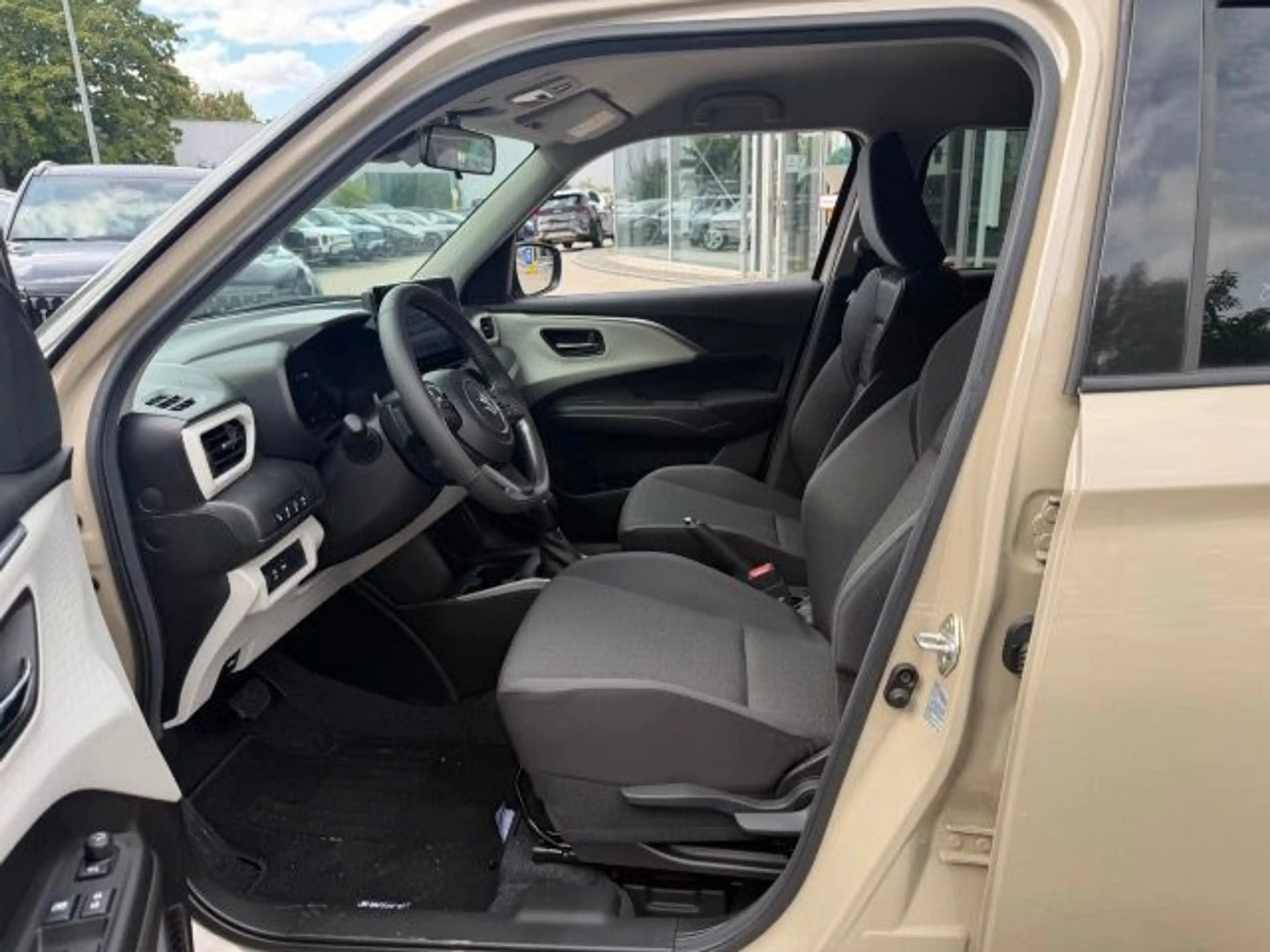 Suzuki Swift Comfort+ Allgrip Hybrid — photo 13