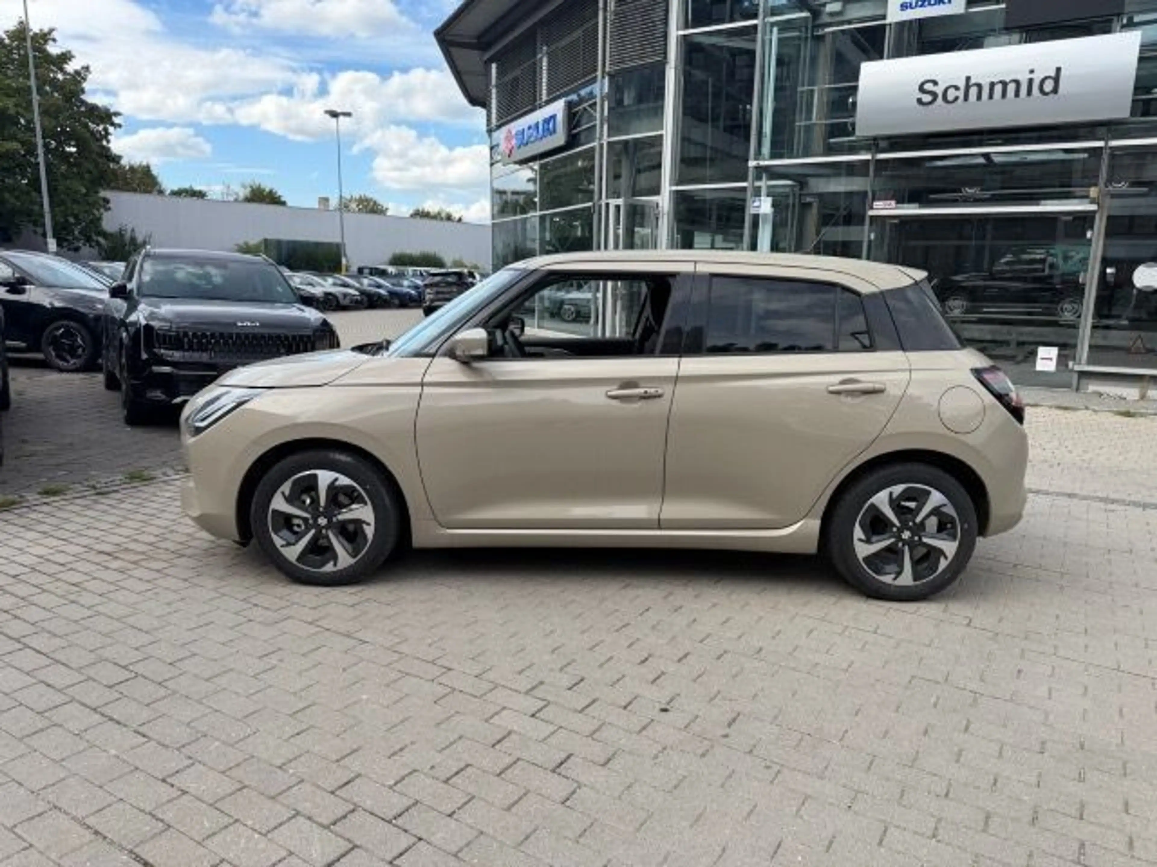 Suzuki Swift Comfort+ Allgrip Hybrid — photo 10