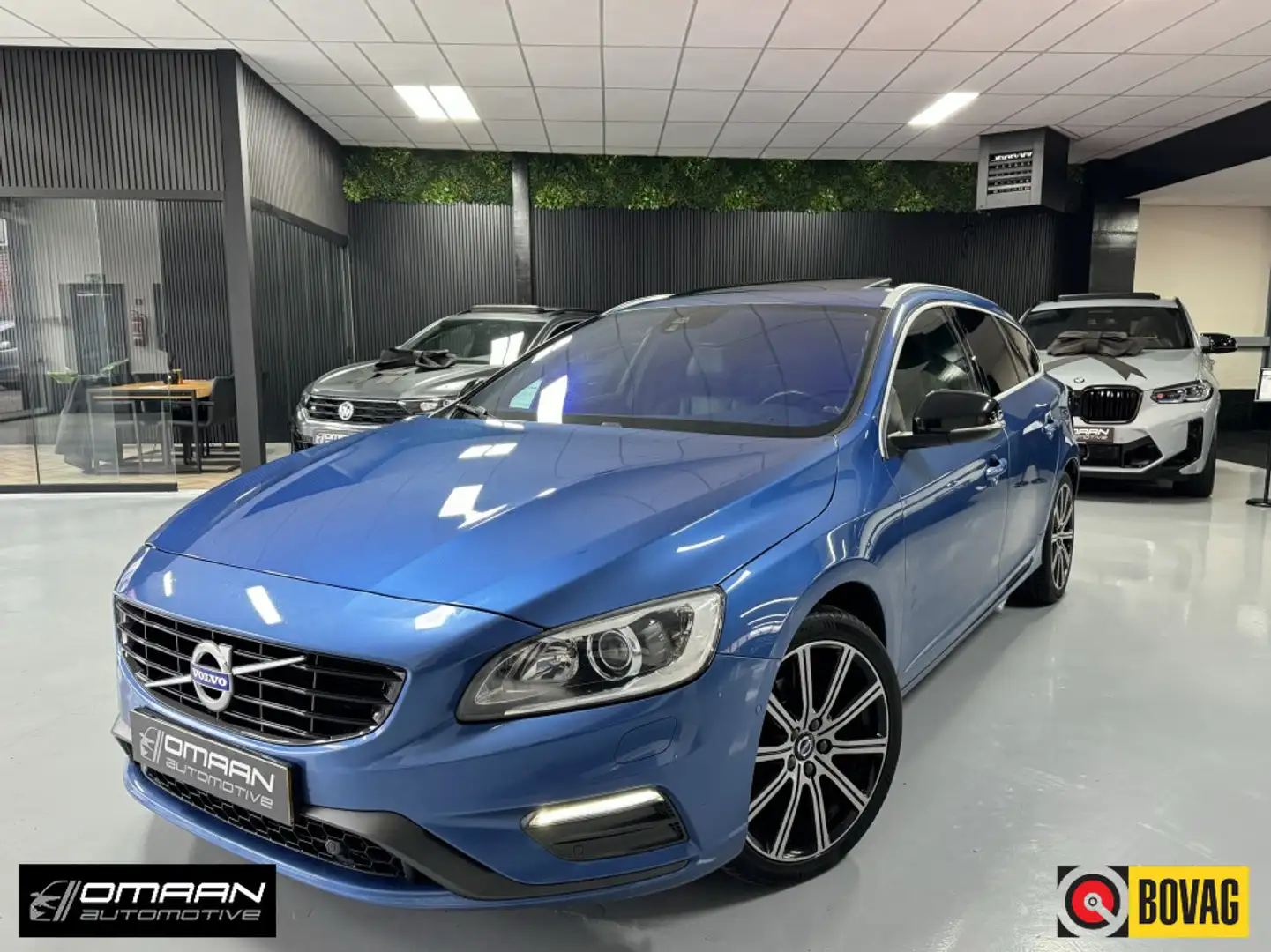 Volvo V60 2.0 D4 191PK R-DESIGN STANDKACHEL LEER TREKHK Blauw - 1