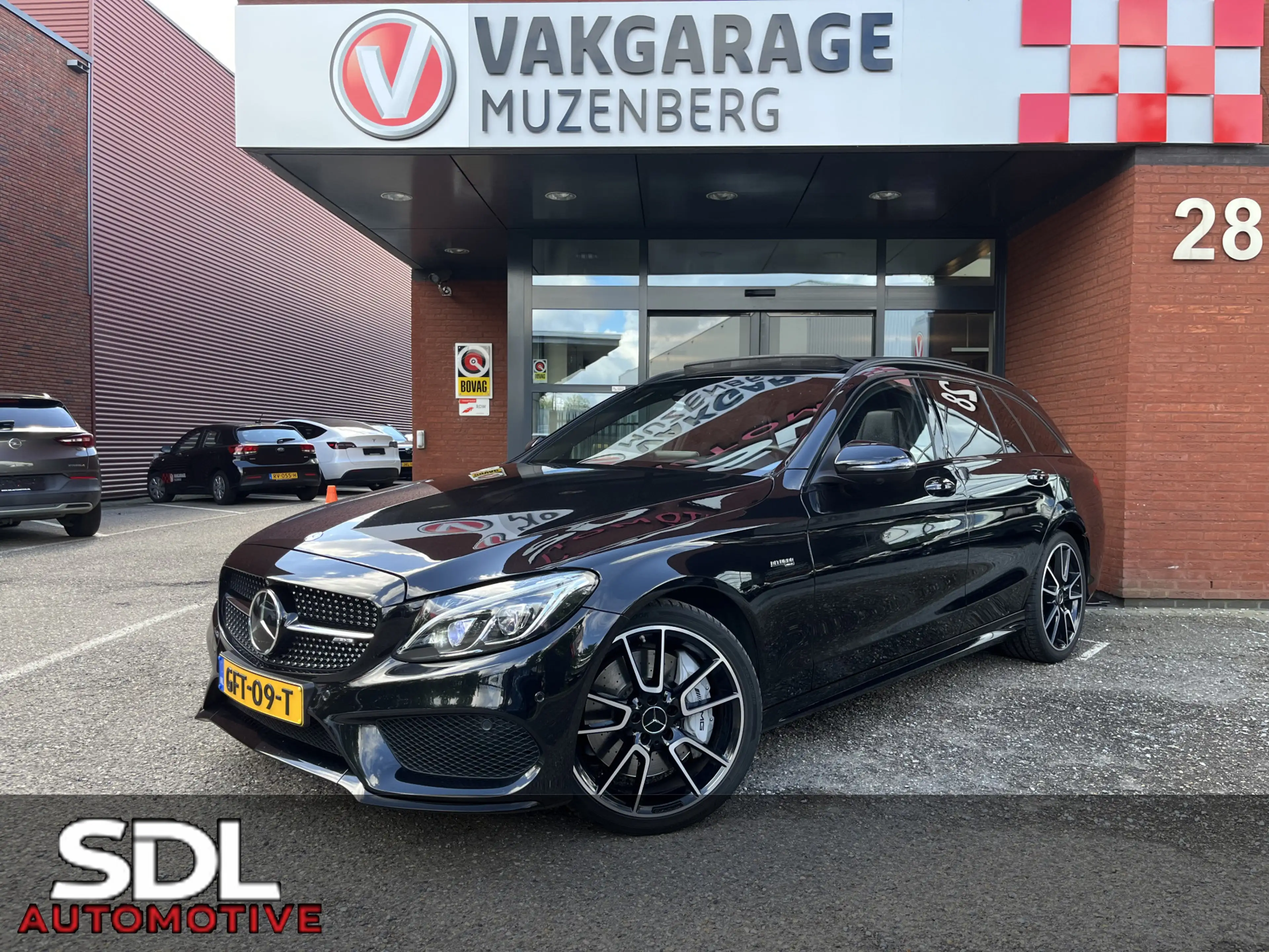 Mercedes-Benz C 43 AMG Estate 4MATIC // BURMESTER // SCHAALSTOELEN // PAN