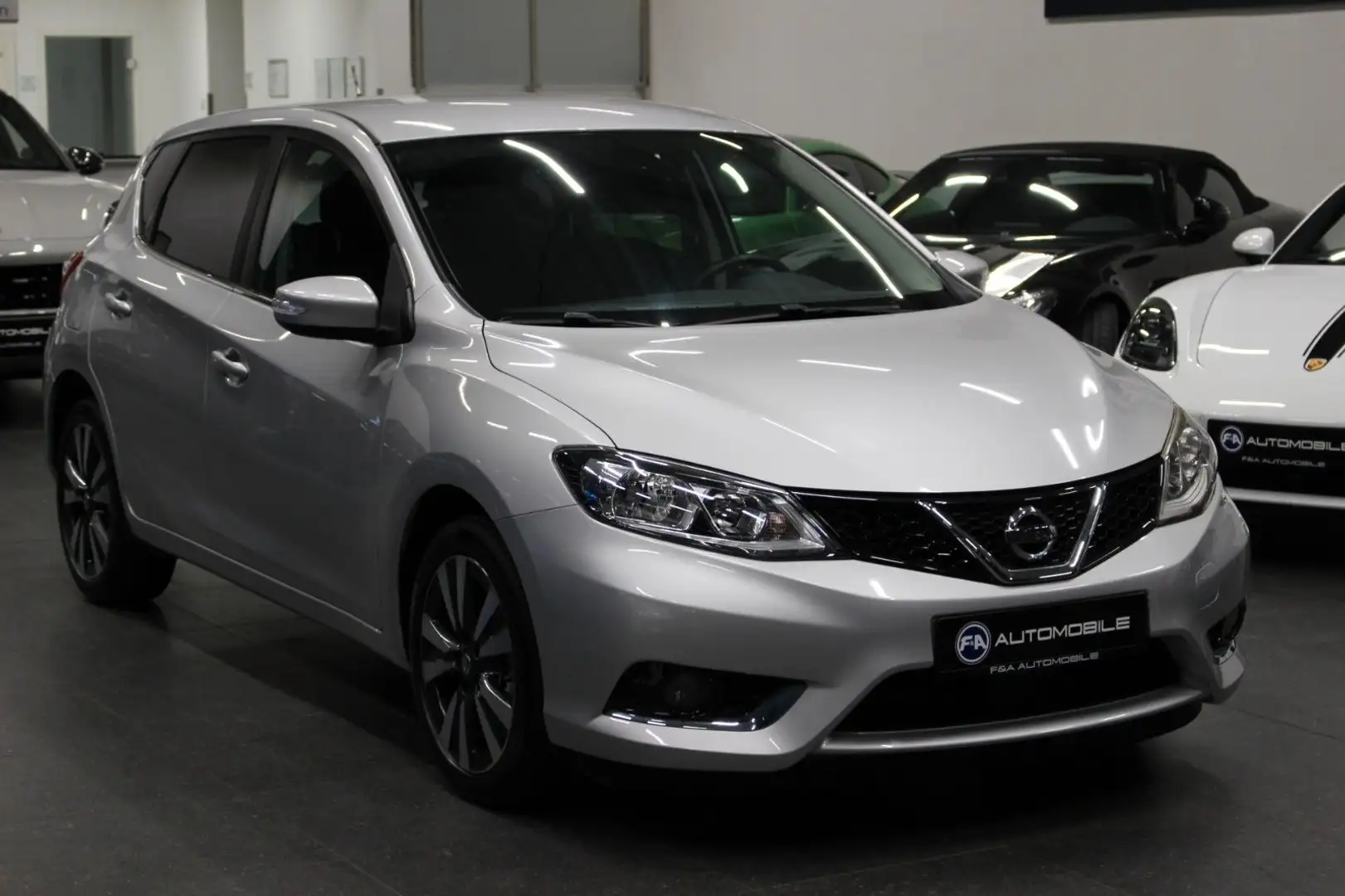 Nissan Pulsar 1.2 DIG-T N-TEC Xtronic*Kamera*Navi*2Hd Schwarz - 2