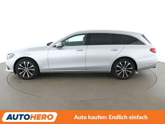 Mercedes-Benz E-Class view 3