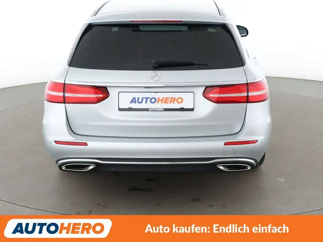 Mercedes-Benz E-Class view 5