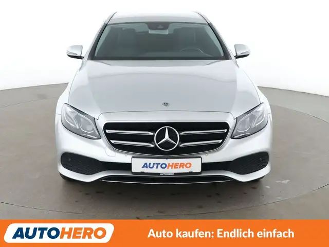 Mercedes-Benz E-Class view 9