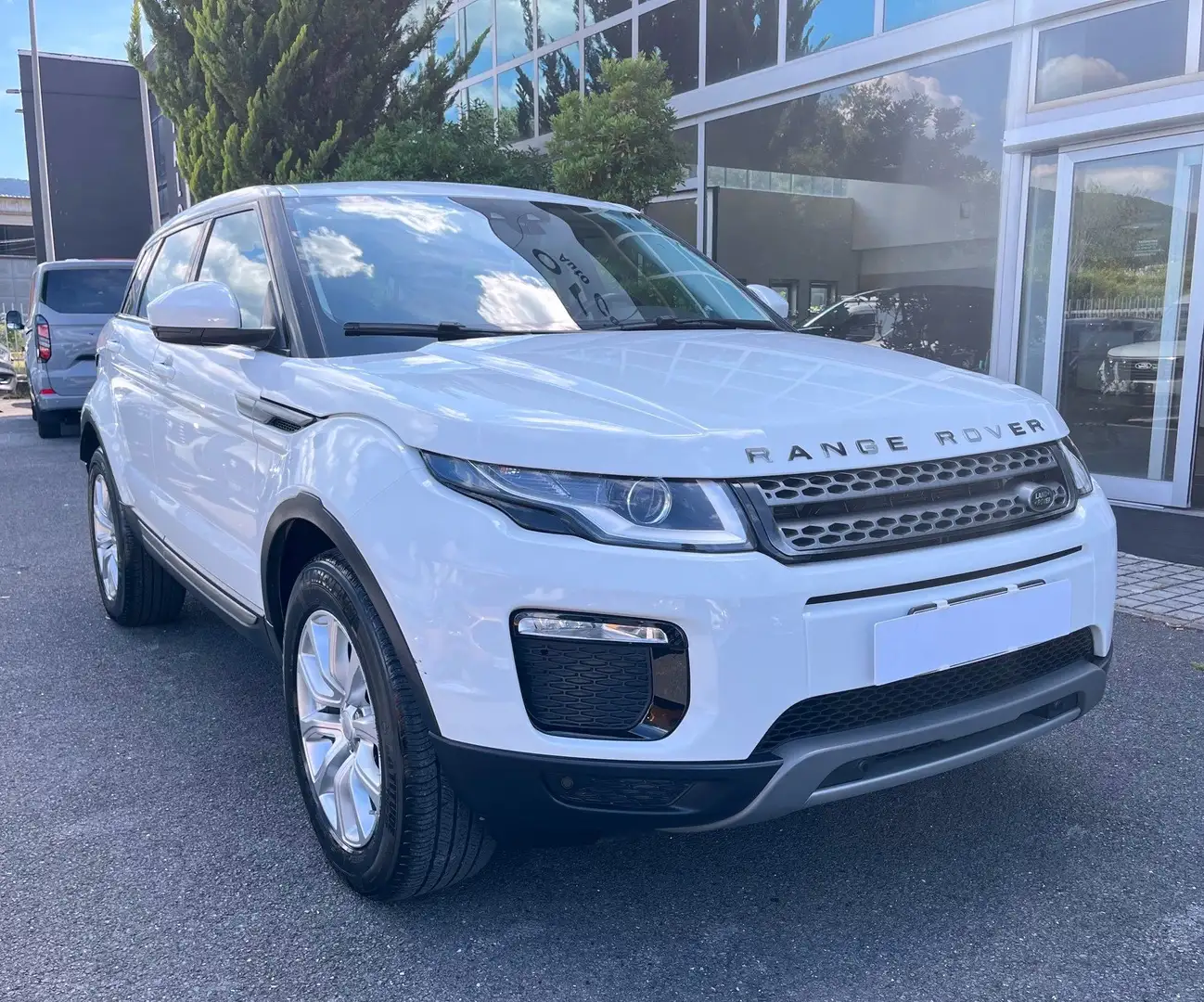 Land Rover Range Rover Evoque 5p 2.0 Td4 SE Dynamic 150cv auto Weiß - 1