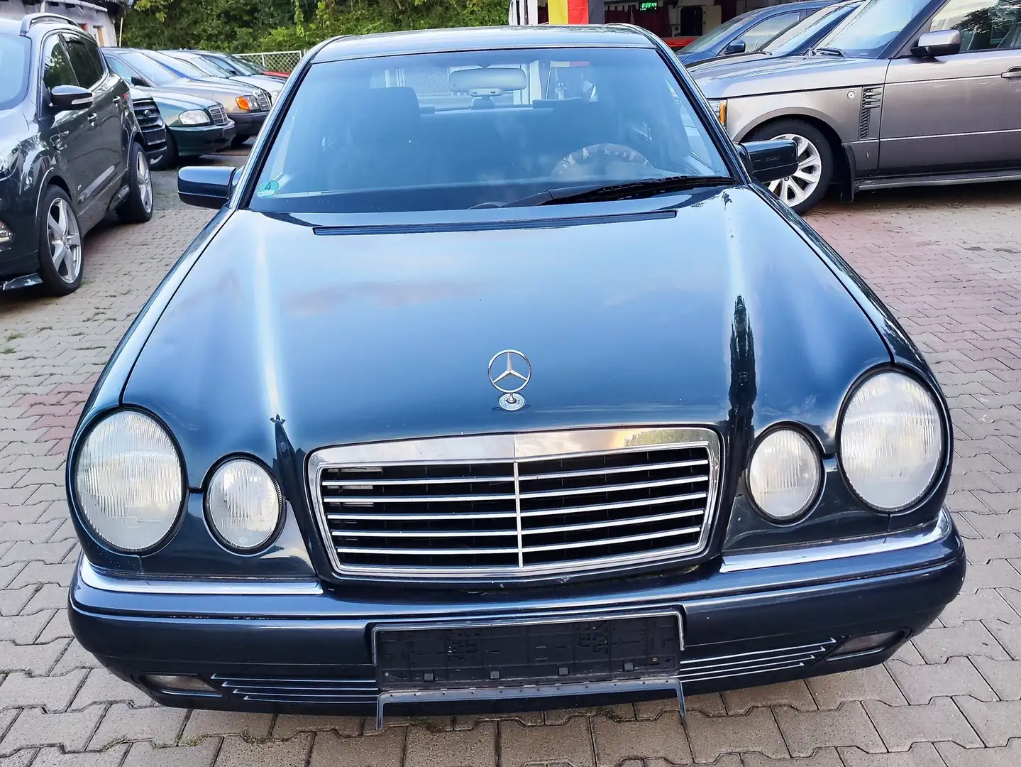 Mercedes-Benz E 200 E-Klasse Elegance Automatik Bleu - 2