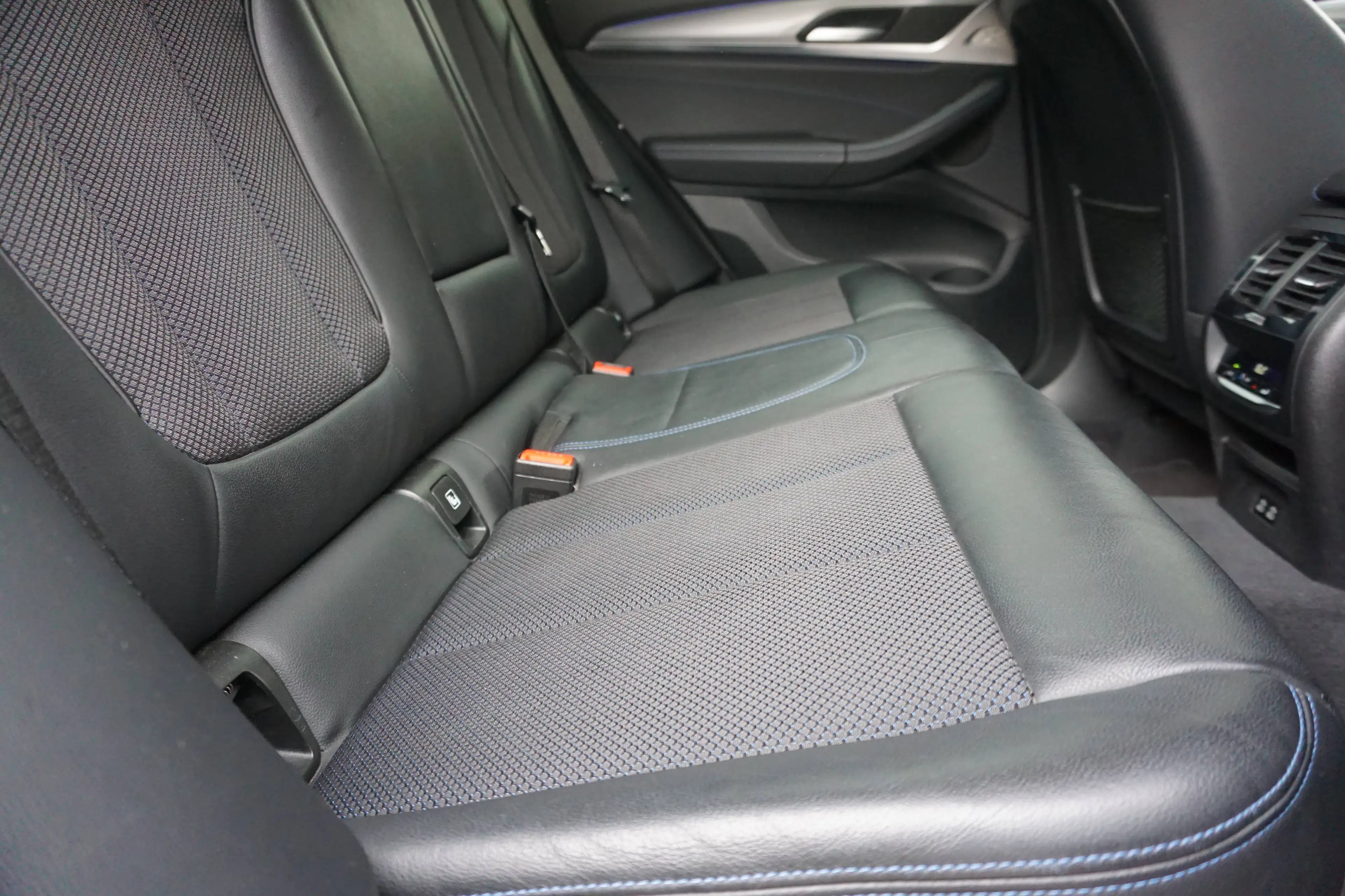 BMW X3 X3 2.0 dA xDrive20-Mpakket-Navi-CruiseC-ZetelV-StuurV-Carplay-Trekhaak-Garantie — photo 8