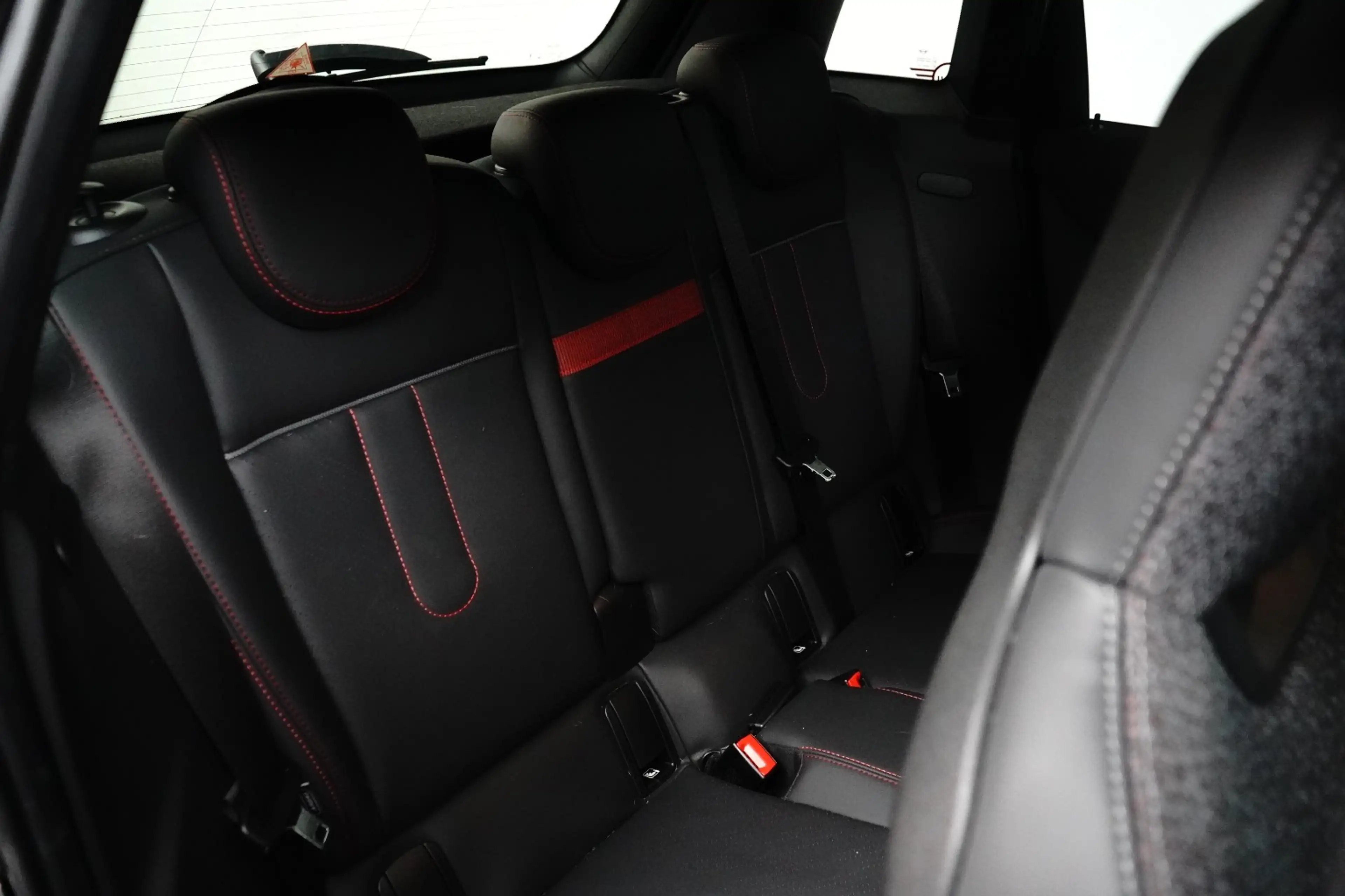 MINI Cooper S 5-Deurs 2.0 John Cooper Works XL 204 pk | Achterui — photo 31
