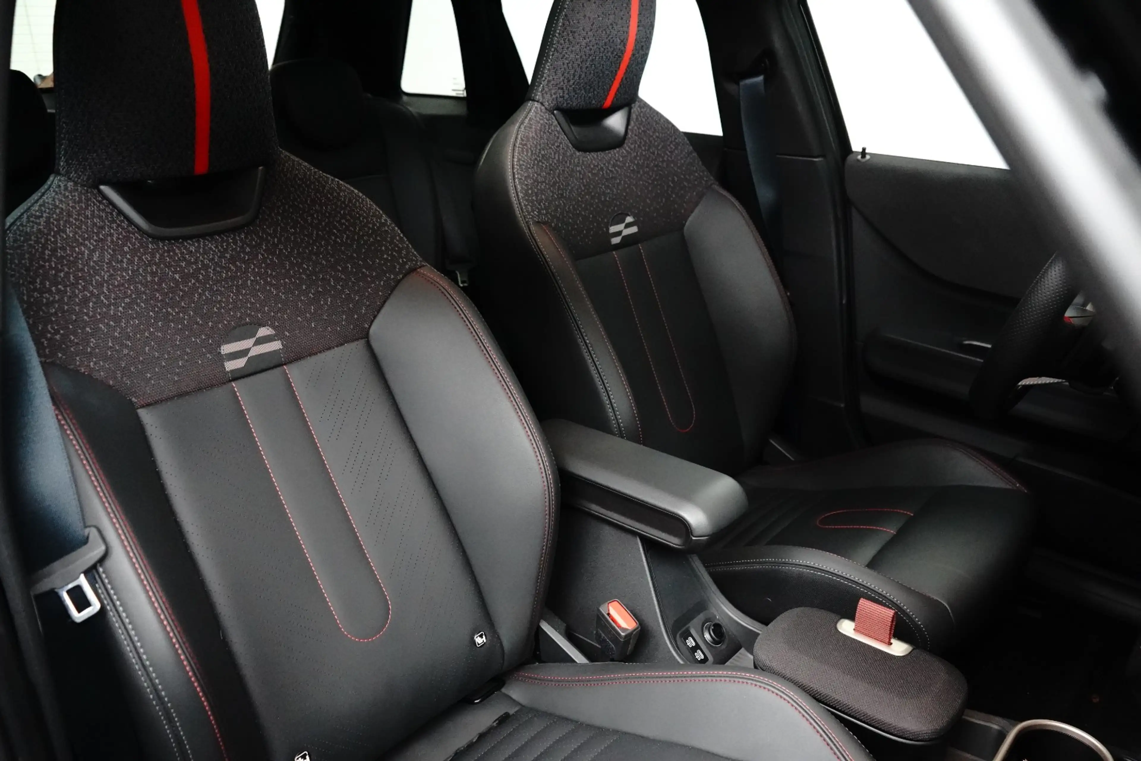 MINI Cooper S 5-Deurs 2.0 John Cooper Works XL 204 pk | Achterui — photo 10