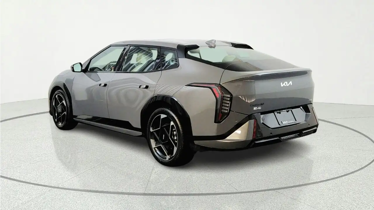 Kia EV4 снимка Kia EV4
