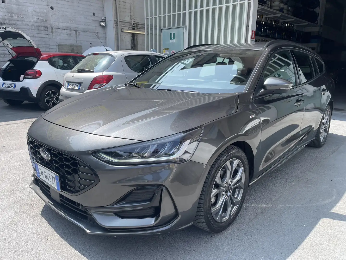 Ford Focus Focus SW 1.0t ecoboost h ST-LineX 155cv powershift Grigio - 1