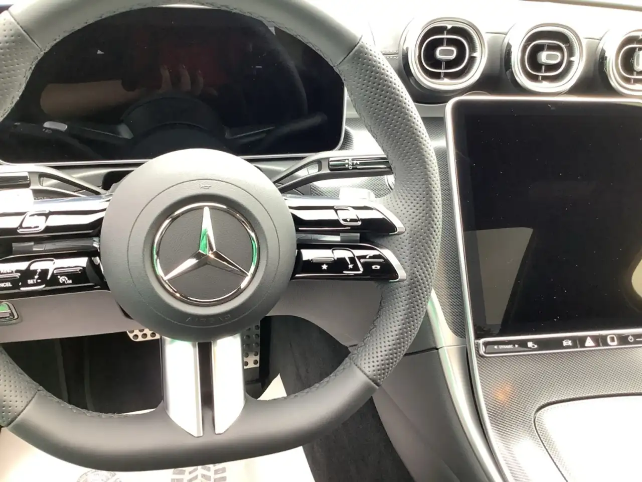 Mercedes-Benz C 180 AMG+18"+NIGHT+LED+MBUX+PANORAMA+9G+Memory+ 7