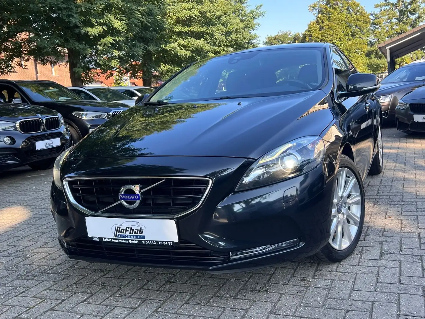 Volvo V40 Summum*LEDER*LED*DIGITAL*KEYLESS*130KW* Schwarz - 1