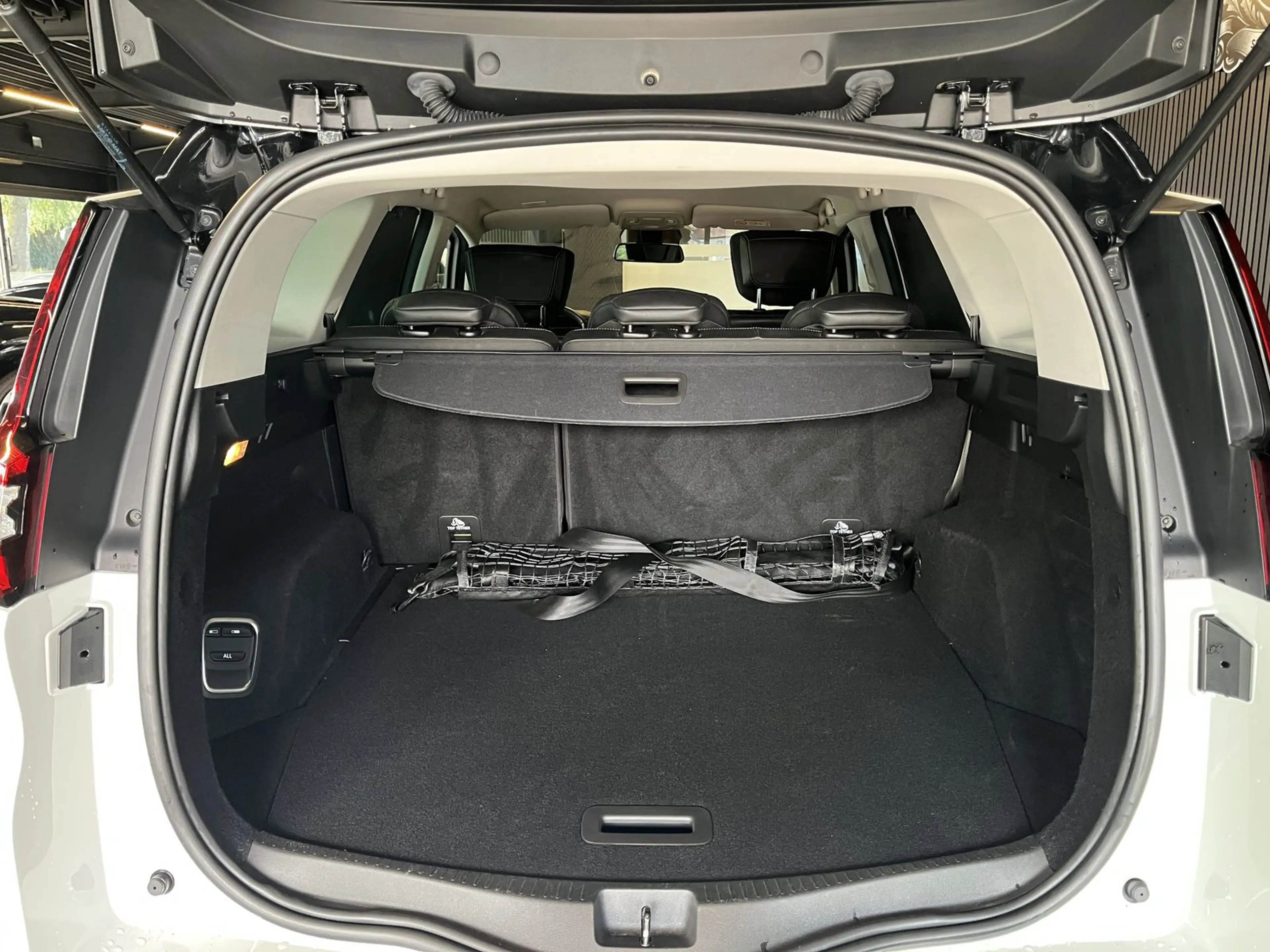 Renault Grand Scenic 1.3 TCE Techno/360°/KEYLESS/LED — photo 11