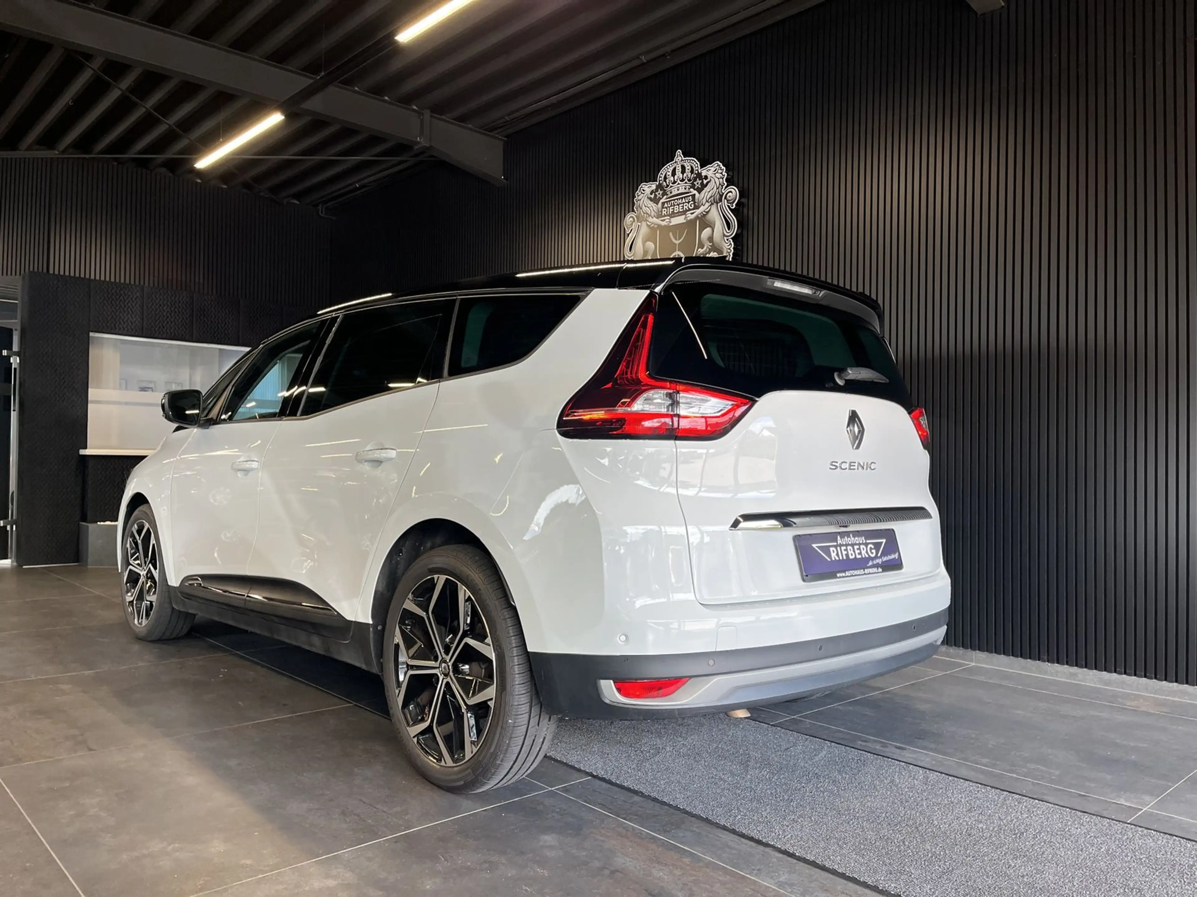 Renault Grand Scenic 1.3 TCE Techno/360°/KEYLESS/LED — photo 4