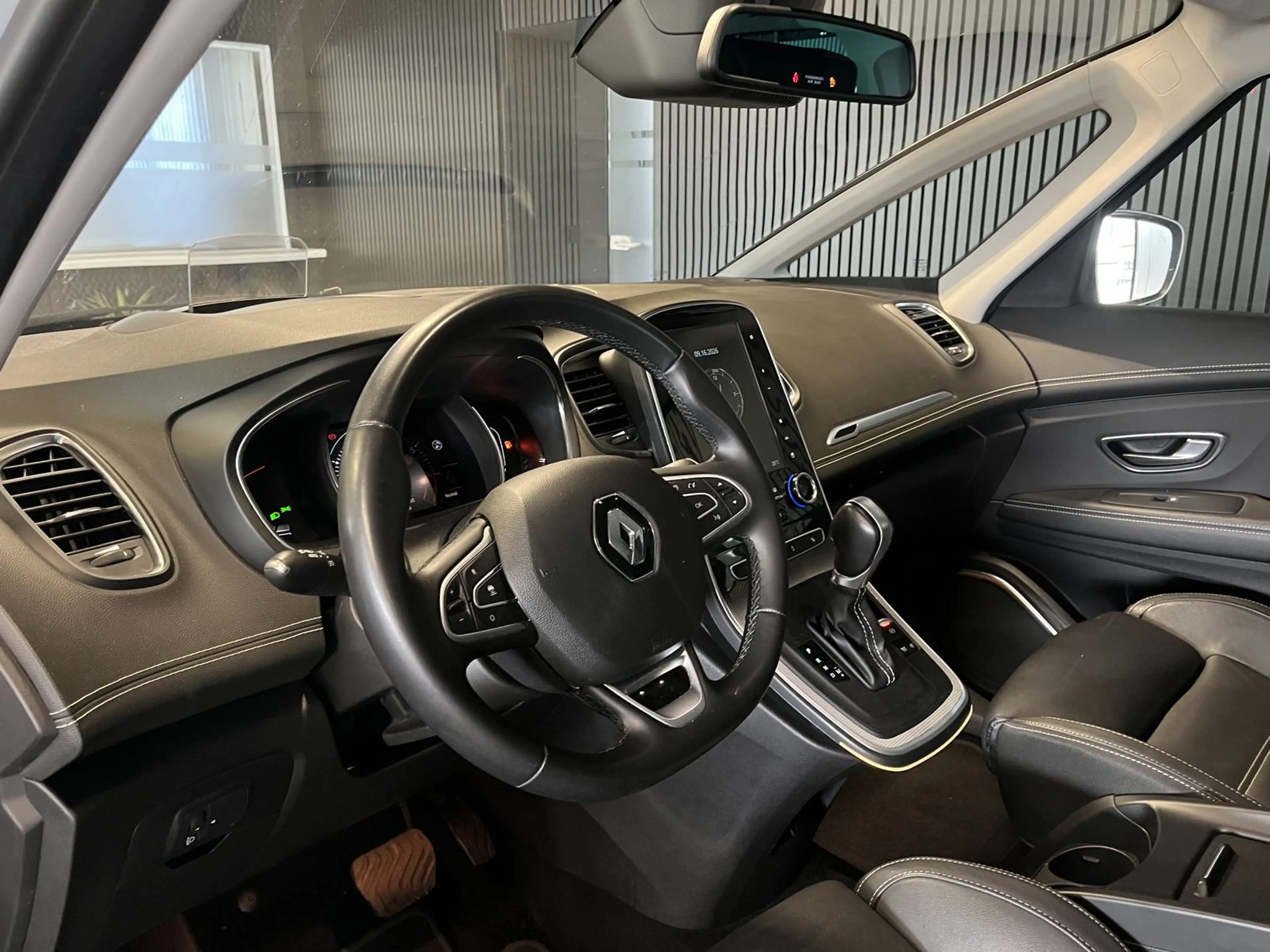 Renault Grand Scenic 1.3 TCE Techno/360°/KEYLESS/LED — photo 15