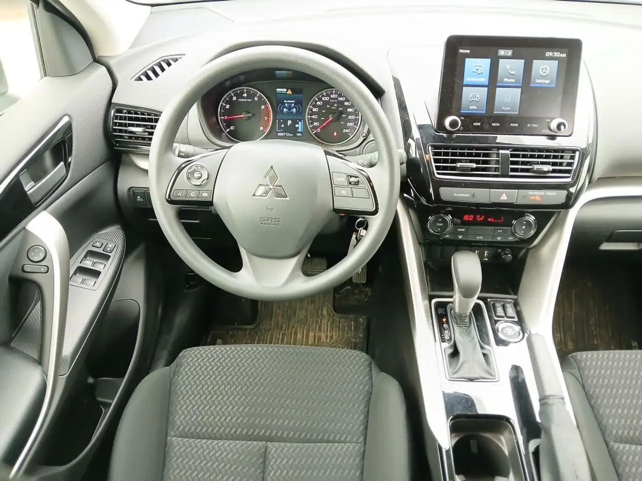 Mitsubishi Eclipse Cross снимка Mitsubishi Eclipse Cross