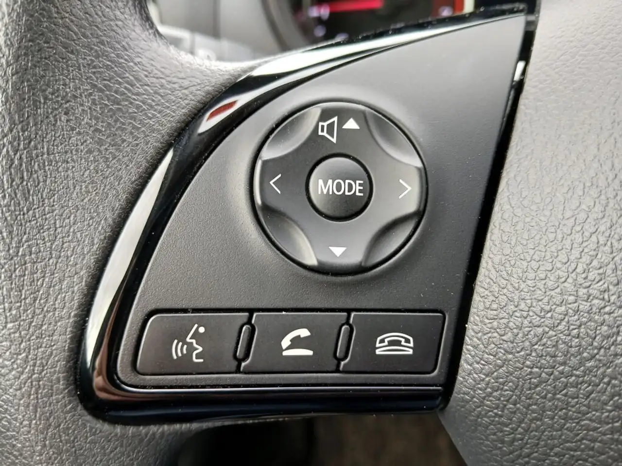 Mitsubishi Eclipse Cross снимка Mitsubishi Eclipse Cross
