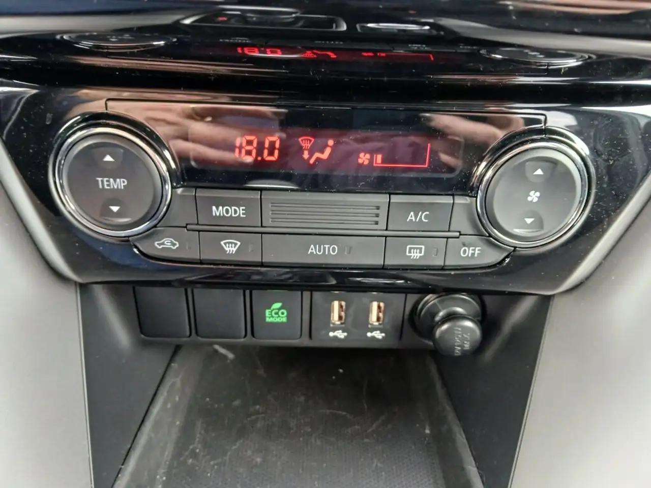 Mitsubishi Eclipse Cross снимка Mitsubishi Eclipse Cross