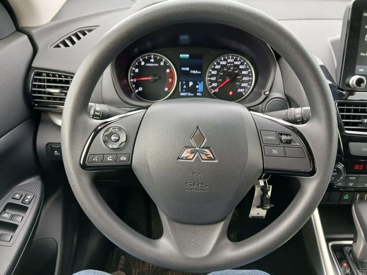 Mitsubishi Eclipse Cross снимка Mitsubishi Eclipse Cross