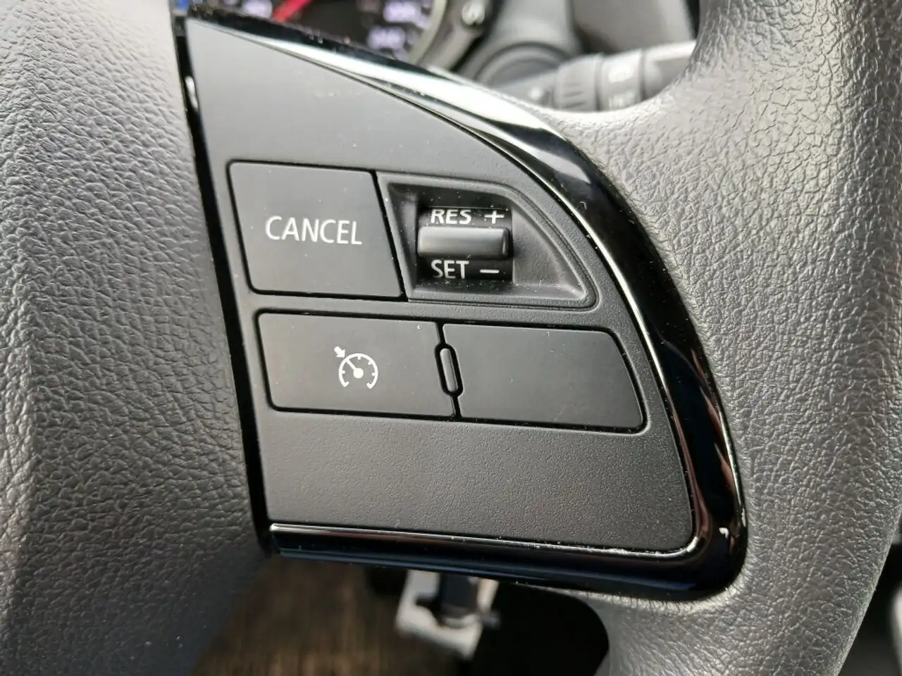 Mitsubishi Eclipse Cross снимка Mitsubishi Eclipse Cross