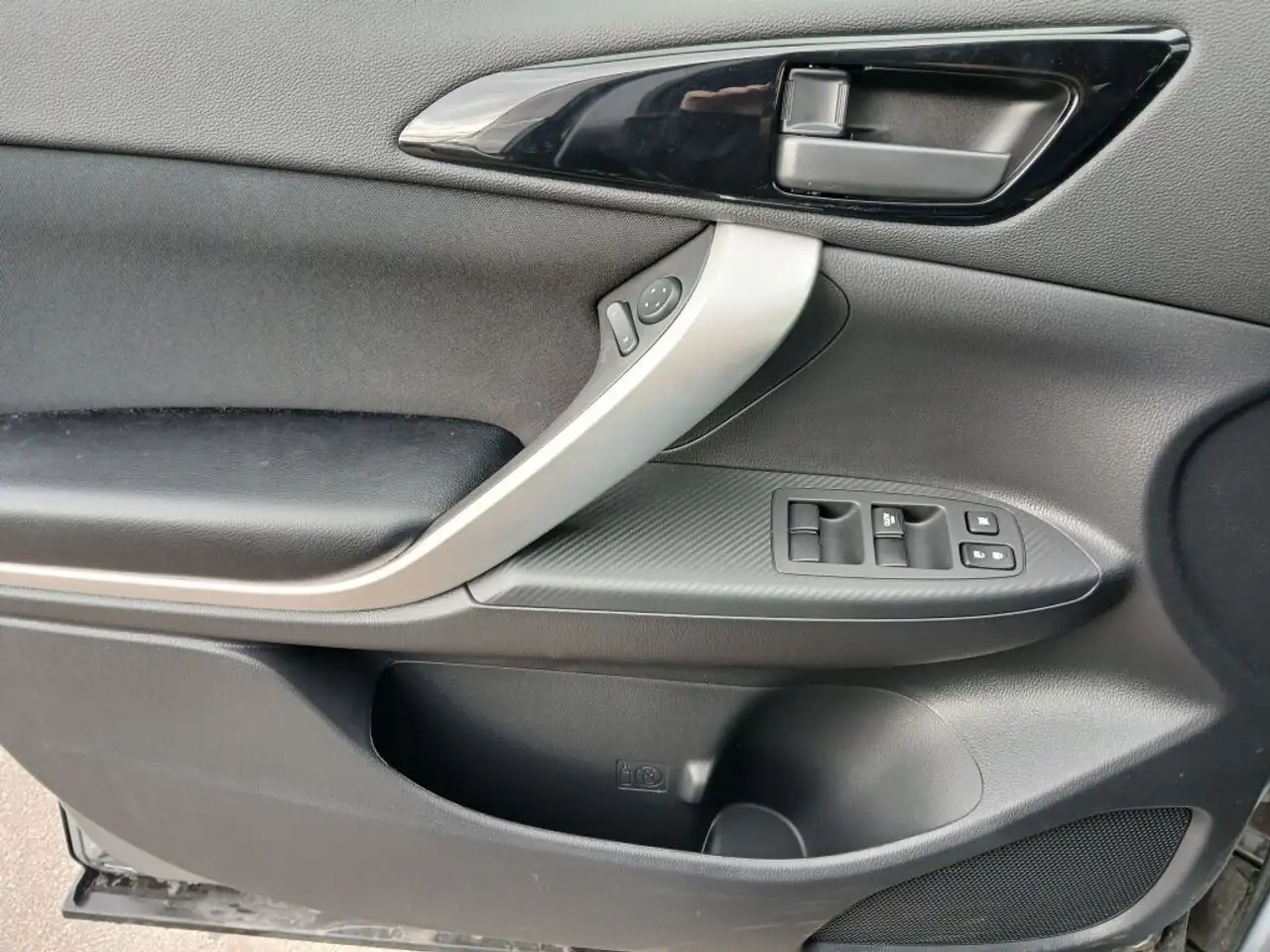Mitsubishi Eclipse Cross снимка Mitsubishi Eclipse Cross