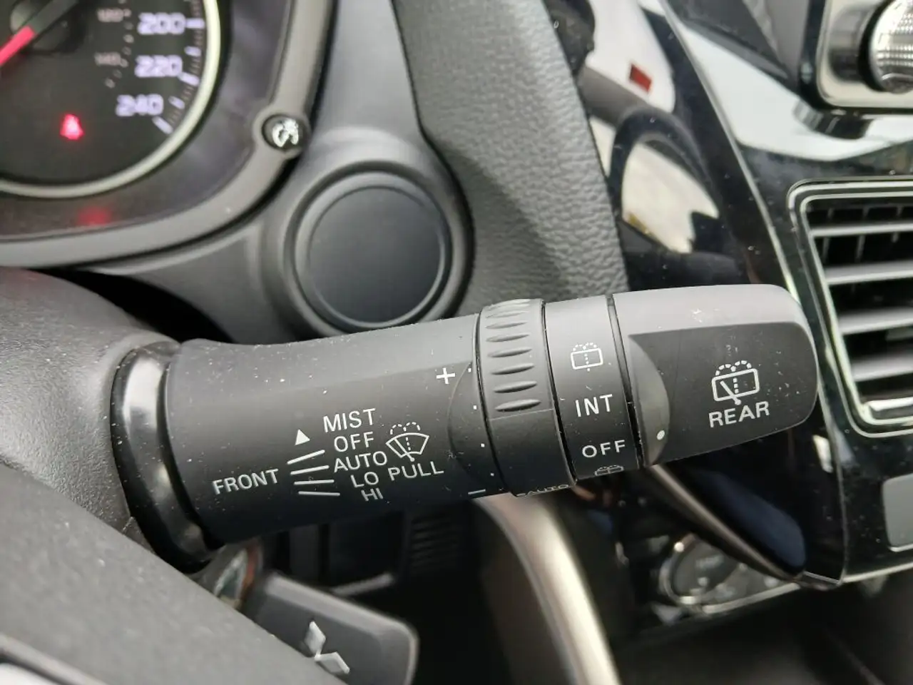 Mitsubishi Eclipse Cross снимка Mitsubishi Eclipse Cross