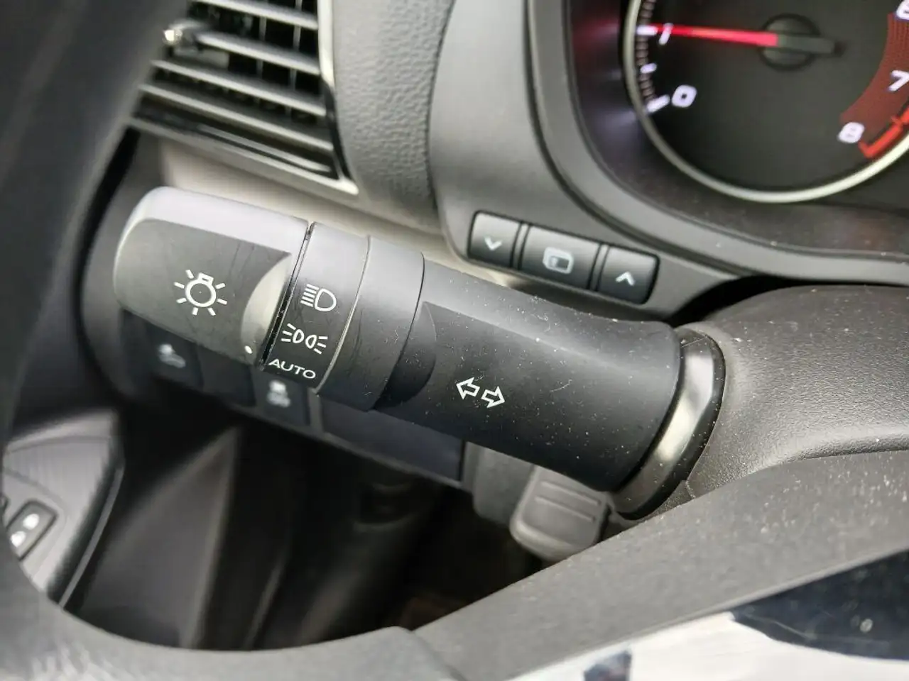 Mitsubishi Eclipse Cross снимка Mitsubishi Eclipse Cross