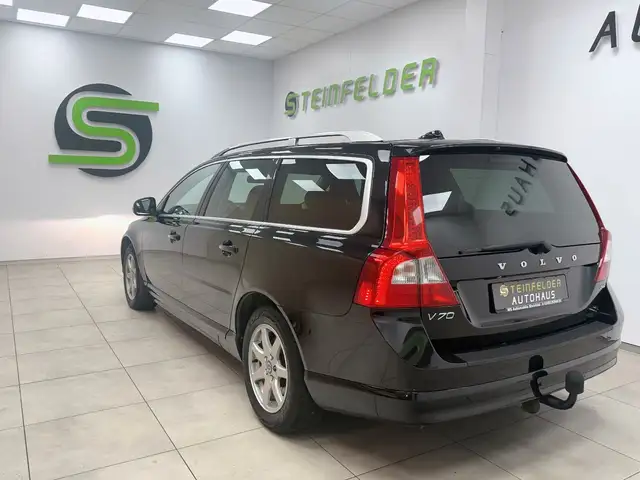 Volvo V70 view 5