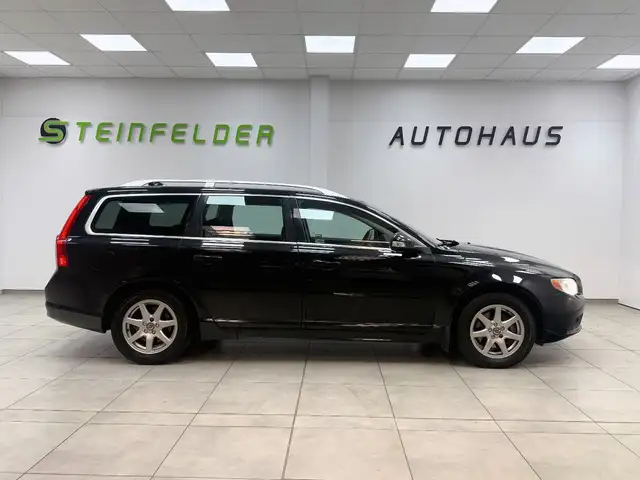 Volvo V70 view 8