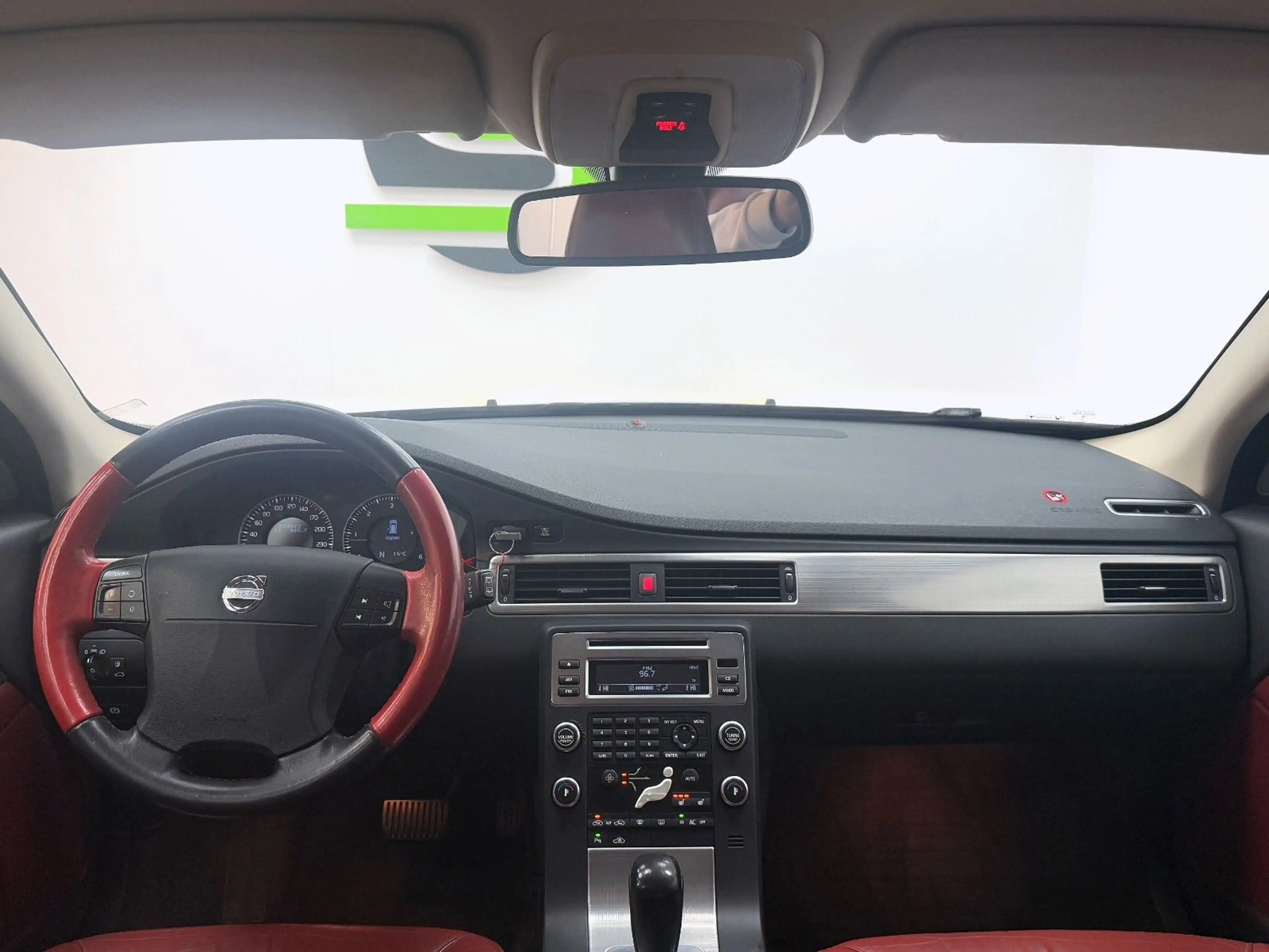 Volvo V70 Summum / LEDER / MEMORY / SHZ / TEMPOMAT — photo 15