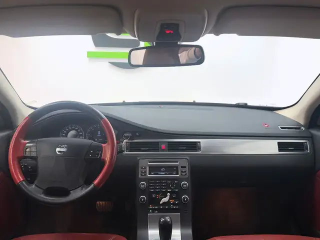 Volvo V70 view 15