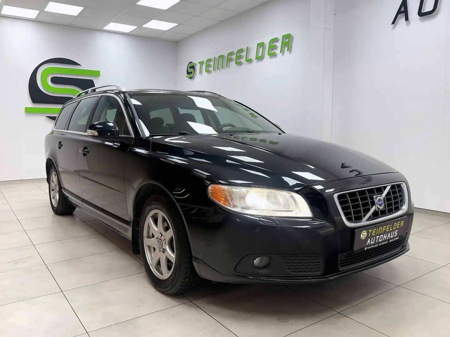 Volvo V70 Summum / LEDER / MEMORY / SHZ / TEMPOMAT Schwarz - 1